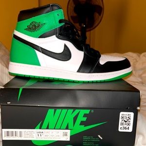 Air Jordan 1 Retro High OG ‘Lucky Green’| size: 11.5| Price $180